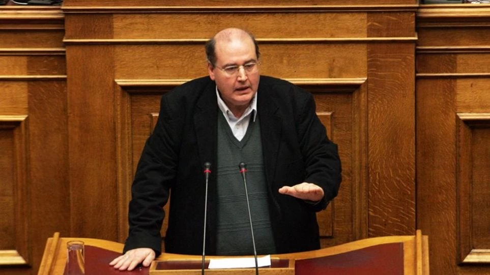 Προκαλεί ο Ν. Φίλης: Να καταργηθεί το άρθρο 3 του Συντάγματος που αφορά τις σχέσεις Εκκλησίας- Πολιτείας